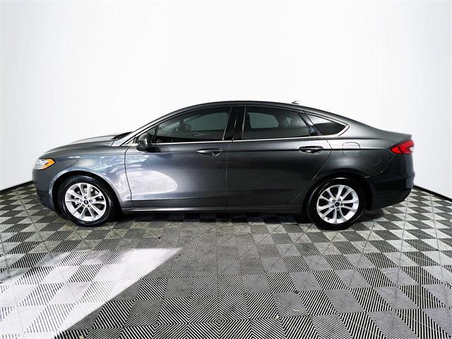 2020 ford fusion se