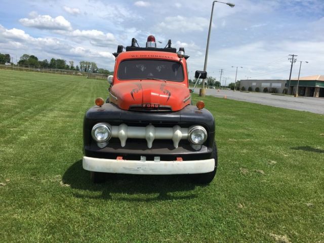 !951 ford wrecker tow truck