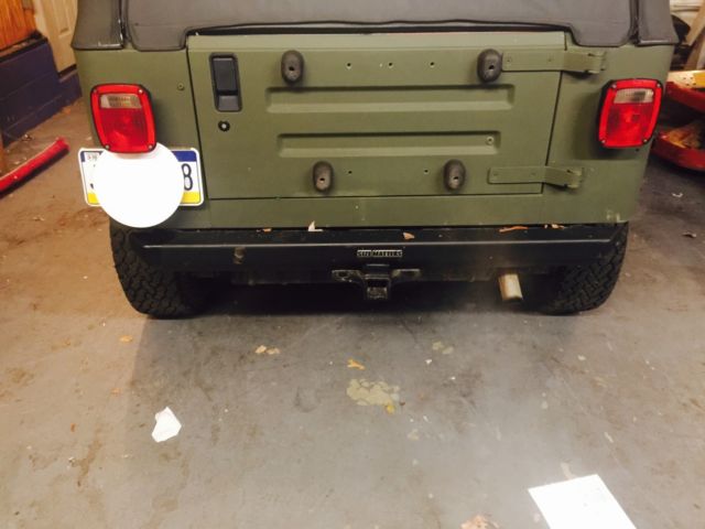 1994 jeep wrangler w 3" lift ** straight 6 **4.0 liters **auto ** 102,000 miles