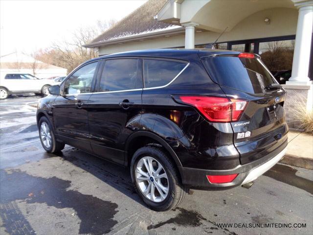 2019 ford escape se
