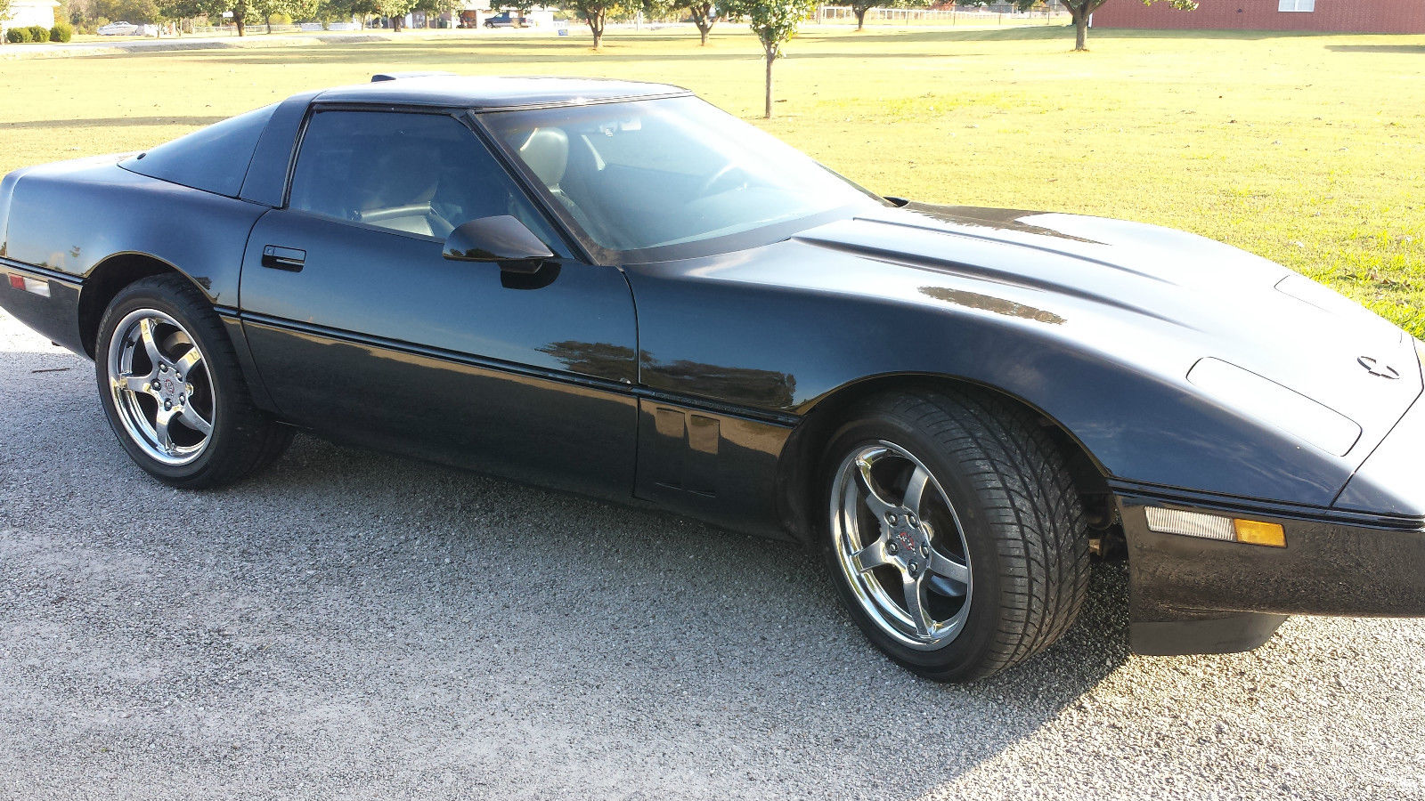 1990 chevrolet corvette base hatchback 2-door 5.7l