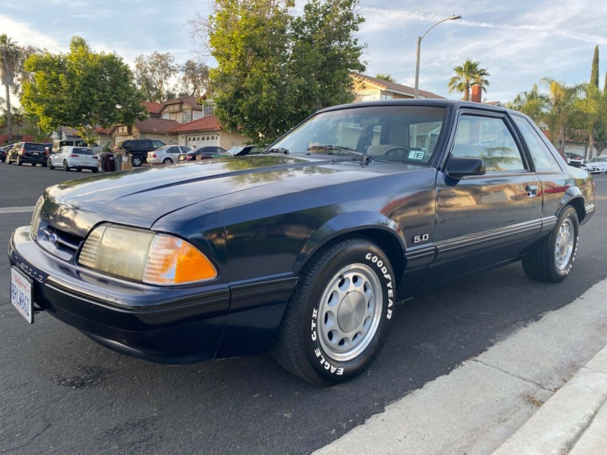 1990 ford mustang lx foxbody trunk type