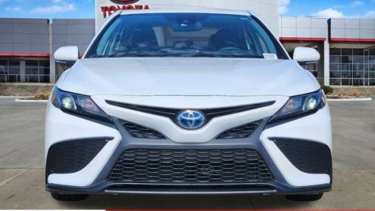 2024 toyota camry hybrid se