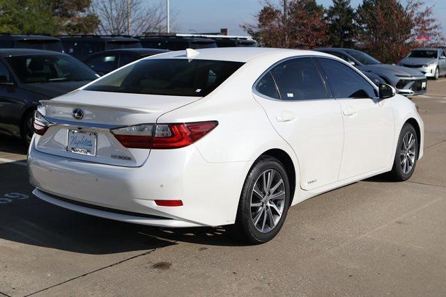 2017 lexus es 300h base