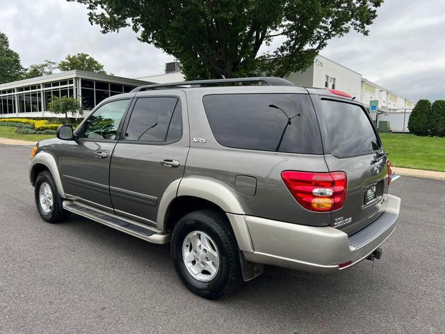2004 toyota sequoia sr5