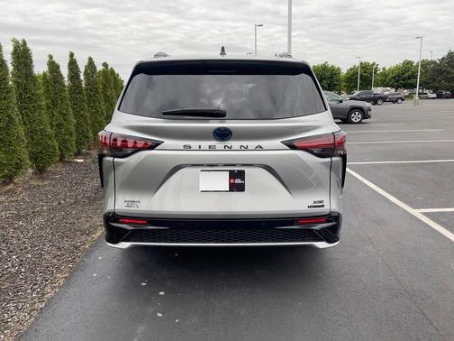 2023 toyota sienna in saint louis, missouri