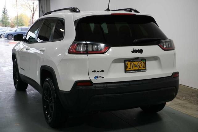 2023 jeep cherokee altitude lux