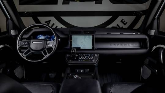 2024 Land Rover Defender x-dynamic se