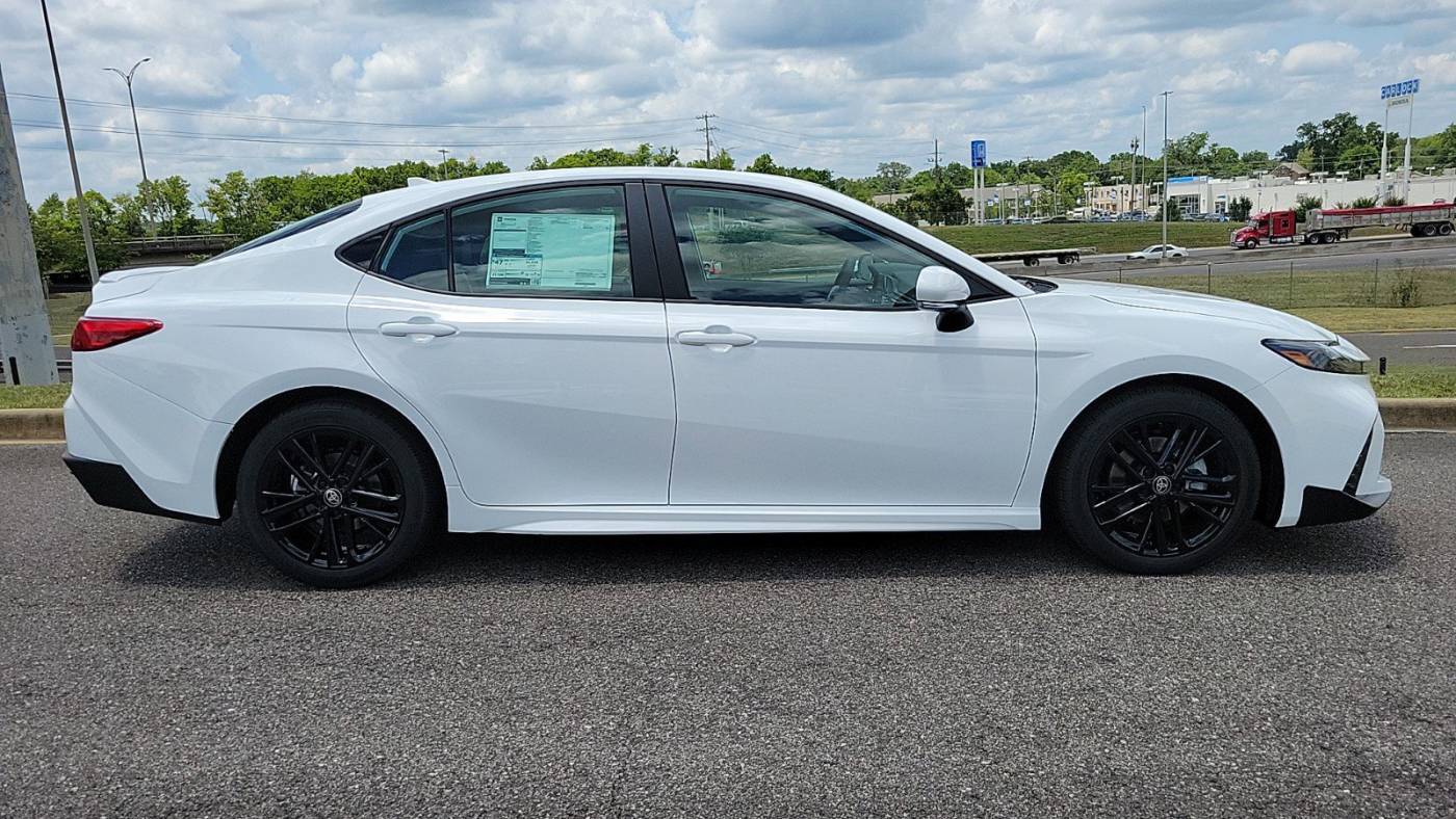 2025 toyota camry se