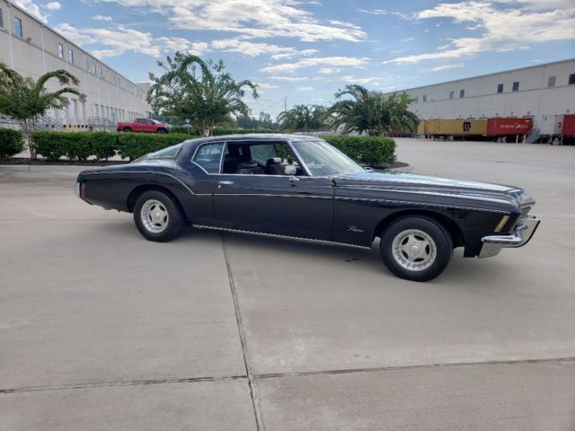 1972 buick riviera "boattail"