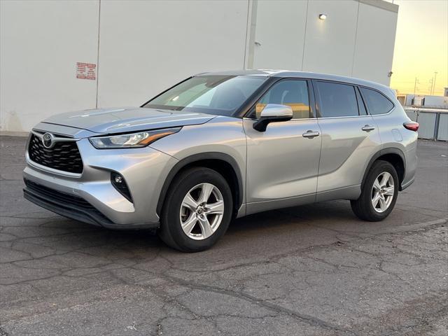 2020 toyota highlander le