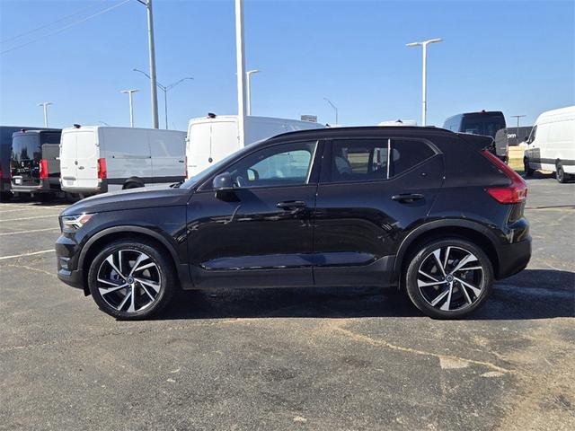 2021 volvo xc40 t5 r-design