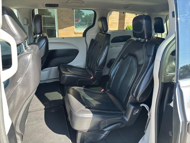 2022 chrysler pacifica touring l