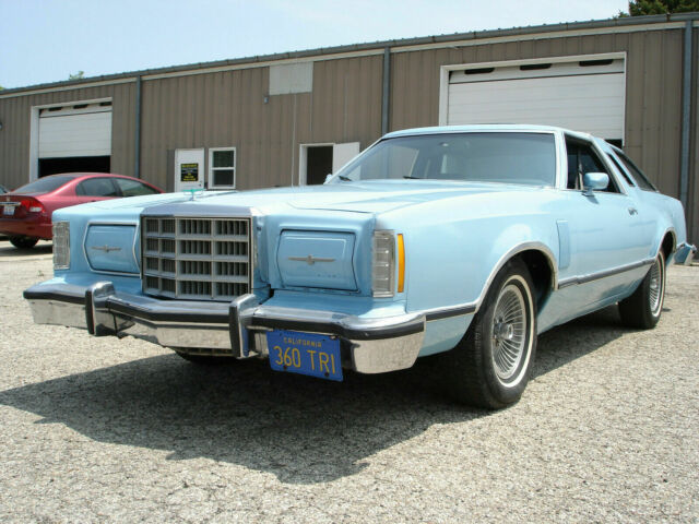 1979 ford thunderbird ice blue rust free roller. flip up lights. opera windows