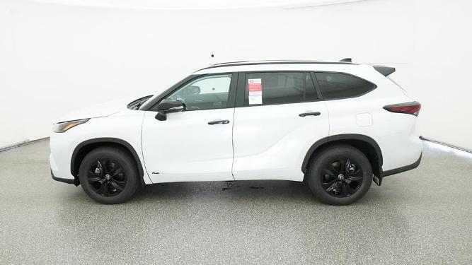 new 2025 toyota highlander xle nightshade