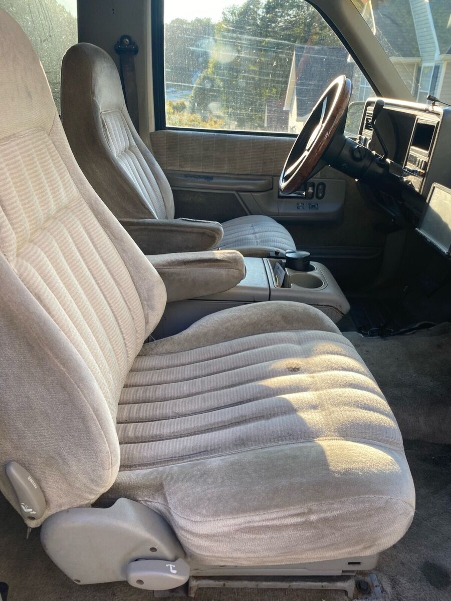 1994 chevrolet blazer suv white k1500