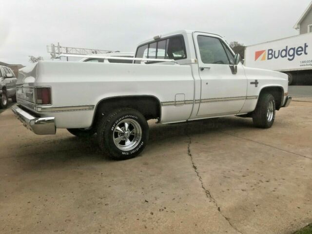 1986 chevrolet c10 1/2 ton new motor