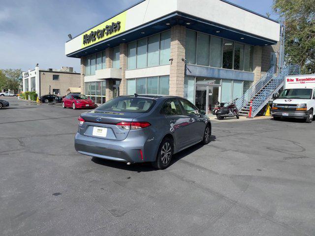 2021 toyota corolla hybrid le