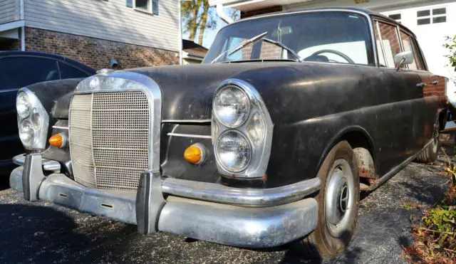 1964 mercedes benz 220s 4 door
