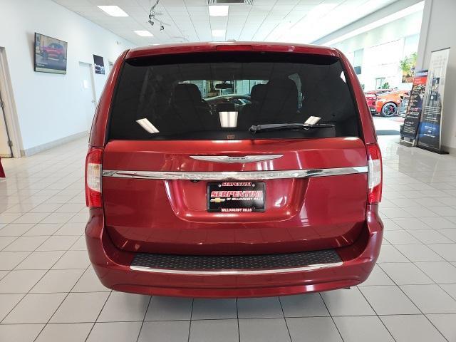 2015 chrysler town & country lx
