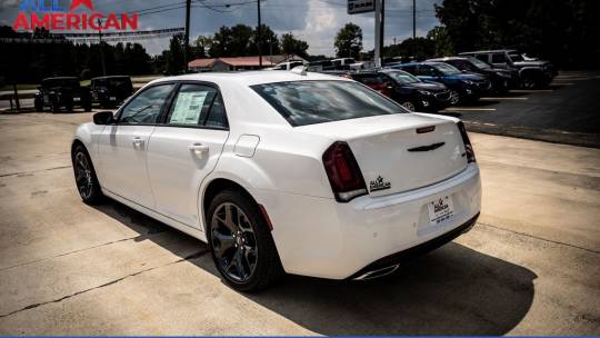 2023 Chrysler 300 touring