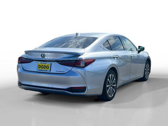 2022 lexus es 300h base