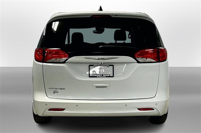 2021 chrysler voyager l