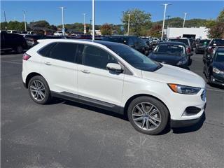2021 Ford Edge titanium