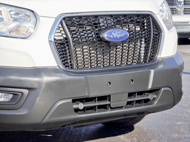 2022 ford transit-250 base