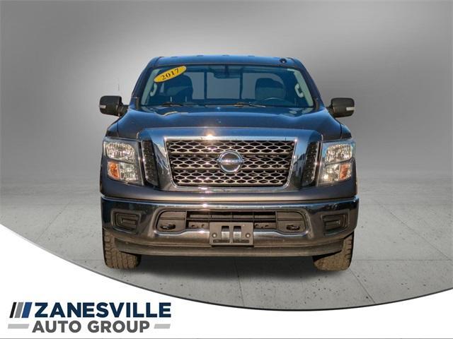 2017 nissan titan sv