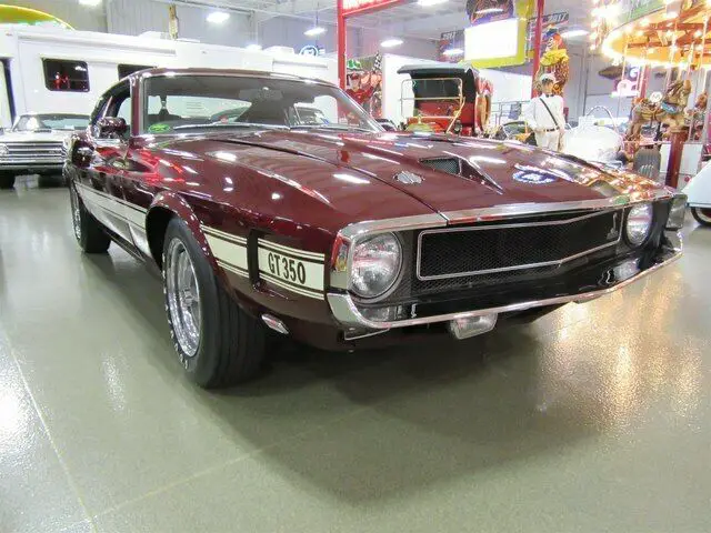very nice shelby gt350! never left indianapolis since new!