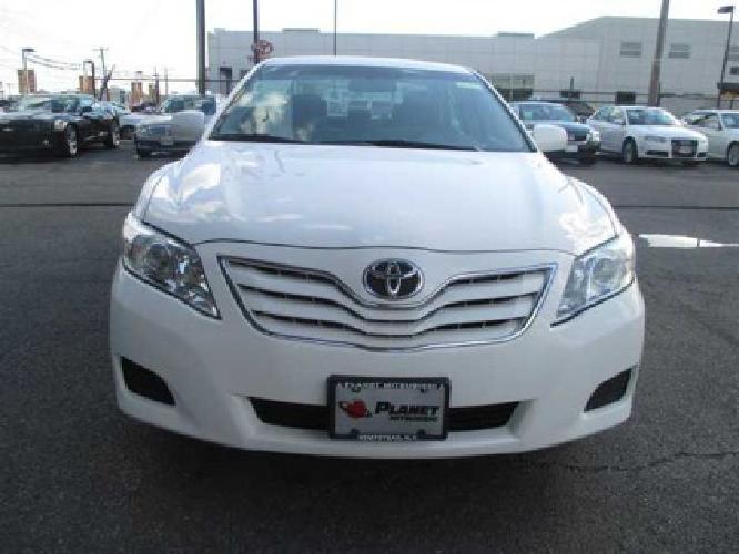 2011 toyota camry le in astoria, ny