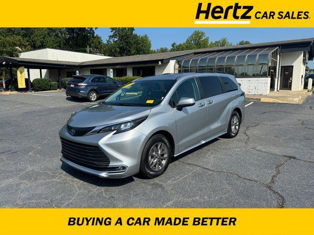 2024 toyota sienna xle 8 passenger