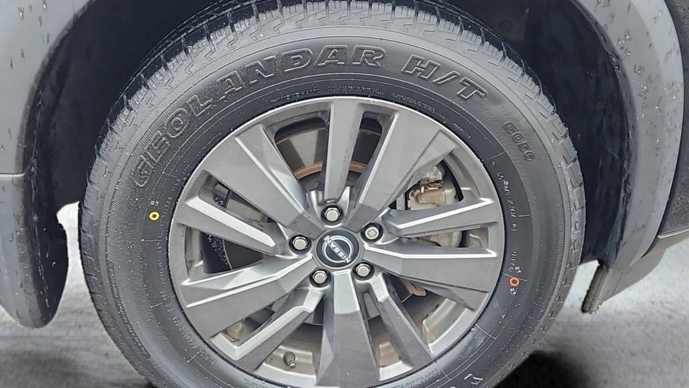 2022 nissan pathfinder sv
