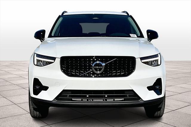 2024 volvo xc40 b5 plus dark theme