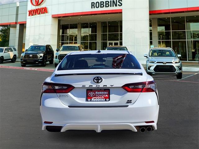 2024 toyota camry se