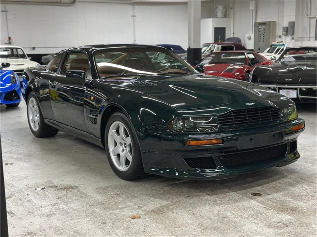 1995 aston martin v8