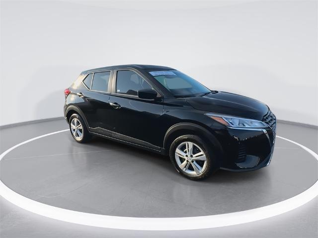 2023 nissan kicks s
