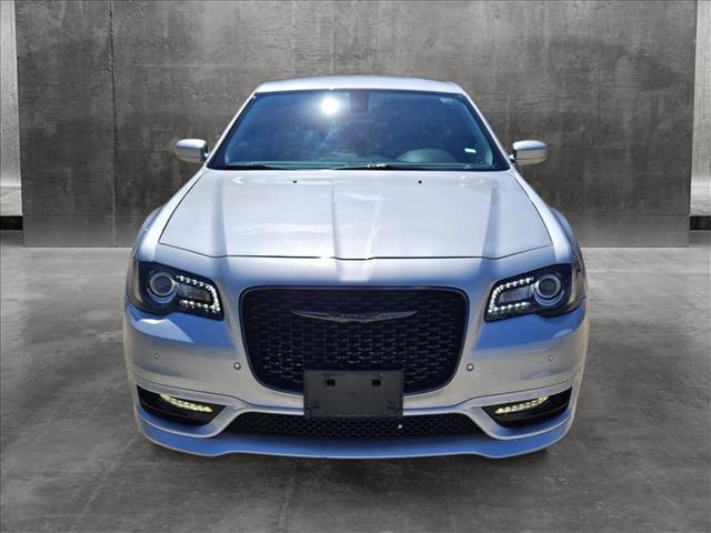 2022 chrysler 300 touring