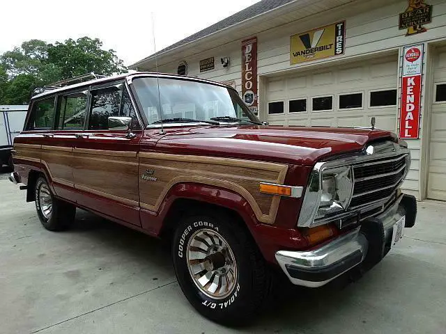 1986 jeep grand wagoneer....360 engine....good body and nice paint