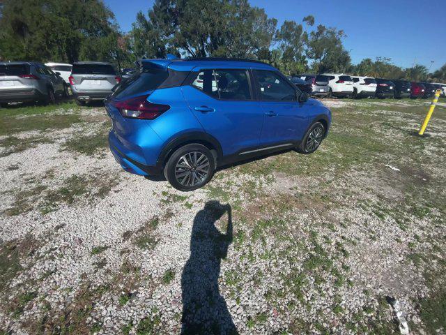 2021 nissan kicks sr