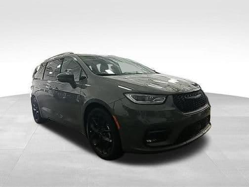 2022 chrysler pacifica limited in kalamazoo, michigan