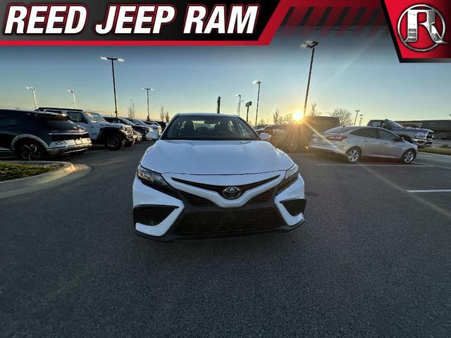 2023 toyota camry se