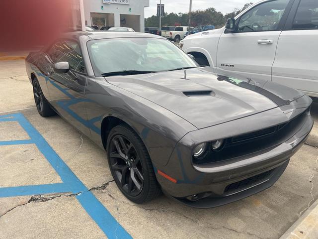 2021 dodge challenger sxt