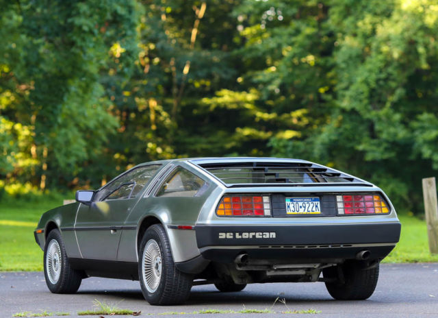 1982 delorean dmc-12 1 onwer 5 speed manual only 17k mi carfax