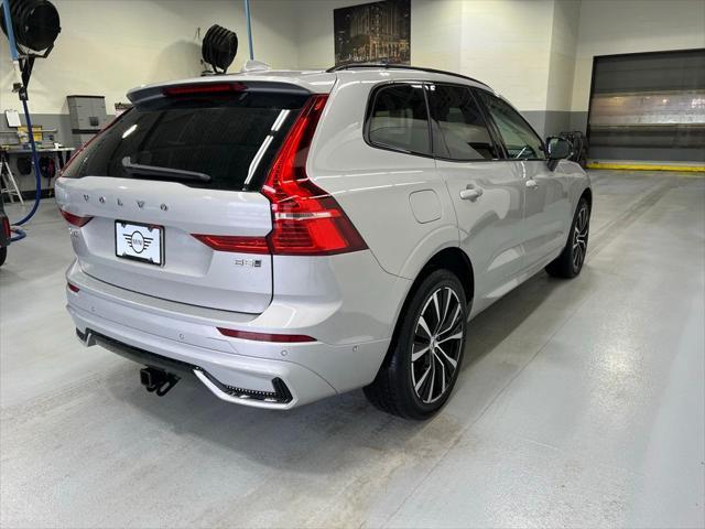 2023 volvo xc60 b5 plus dark theme