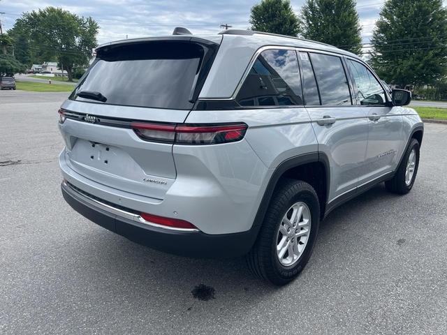 2022 jeep grand cherokee laredo