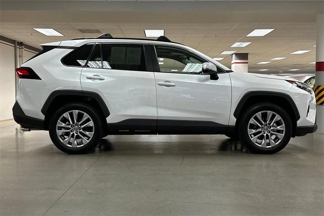 2024 toyota rav4 xle premium
