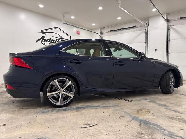 2017 lexus is 300 base