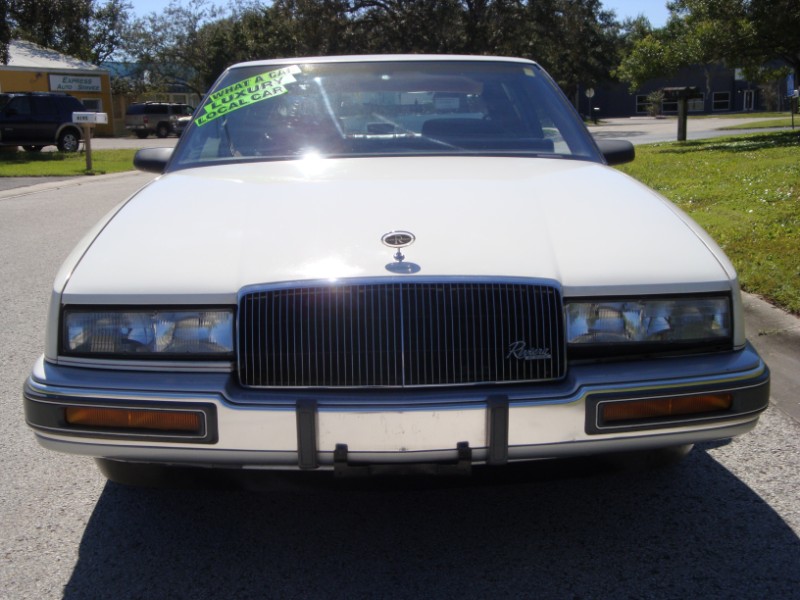 1988 buick riviera t-type 117245 miles white clearcoat w/silver accent 3.8l v6
